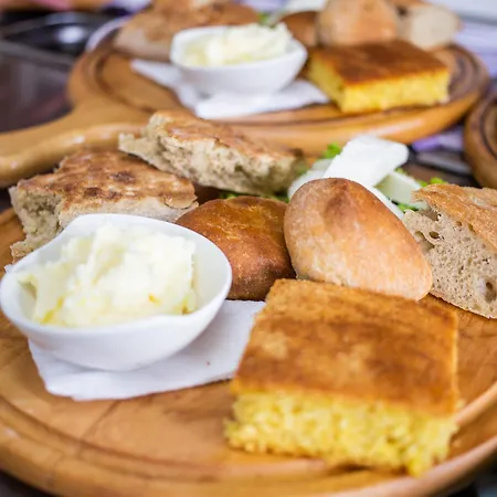 Restaurant Emblema Petrele