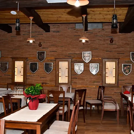 Restaurant Emblema Szálloda Petrelë