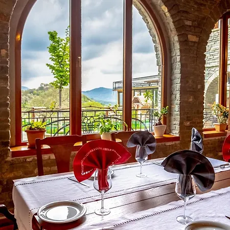 فندق Restaurant Emblema 3*