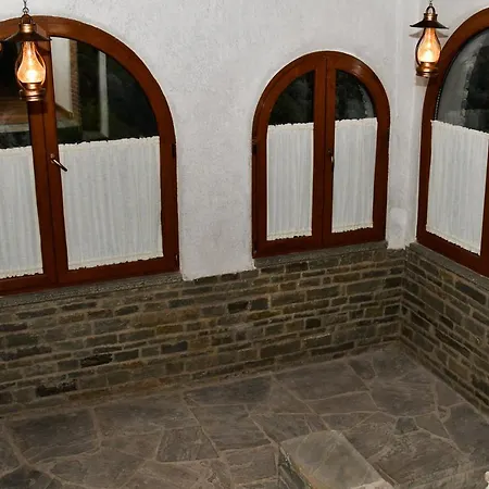 Restaurant Emblema فندق Petrele