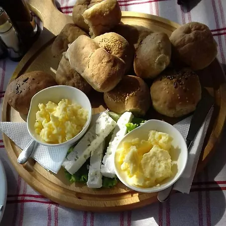 Restaurant Emblema 3* Petrele